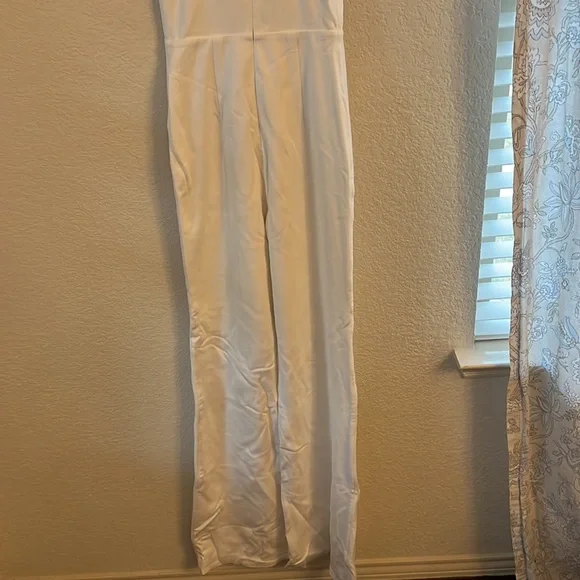 Lovers and friends Lavinia Jumpsuit in White - Picture 9 of 13